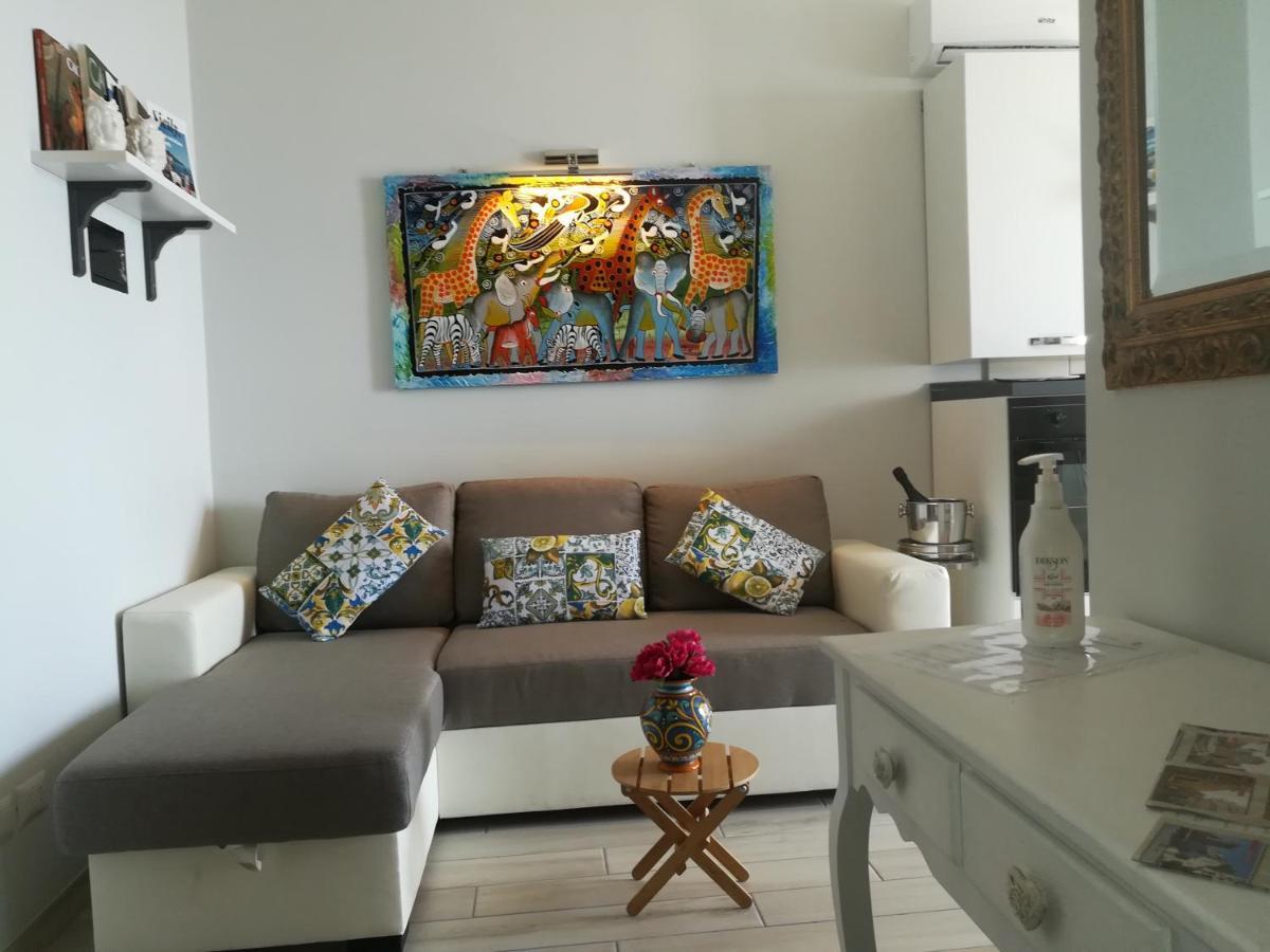 Al Bajah Loft Monovano Con Requisiti Hotel Таормина Екстериор снимка