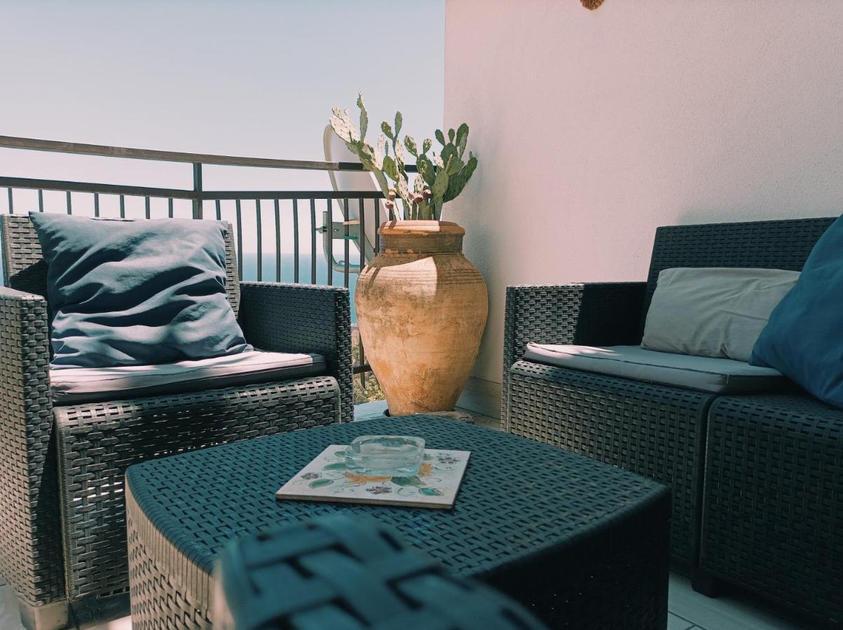Al Bajah Loft Monovano Con Requisiti Hotel Таормина Екстериор снимка